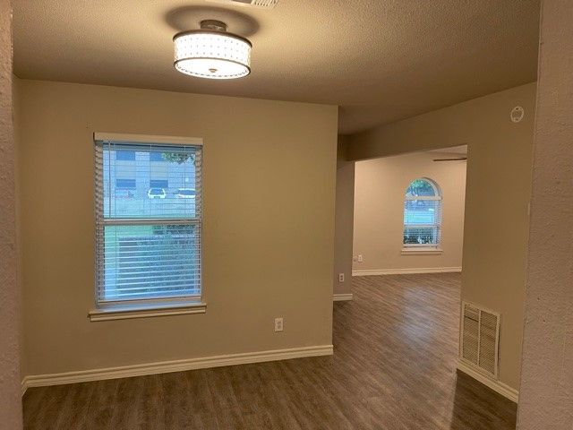 1017 Mullins Street, Irving, TX 75061