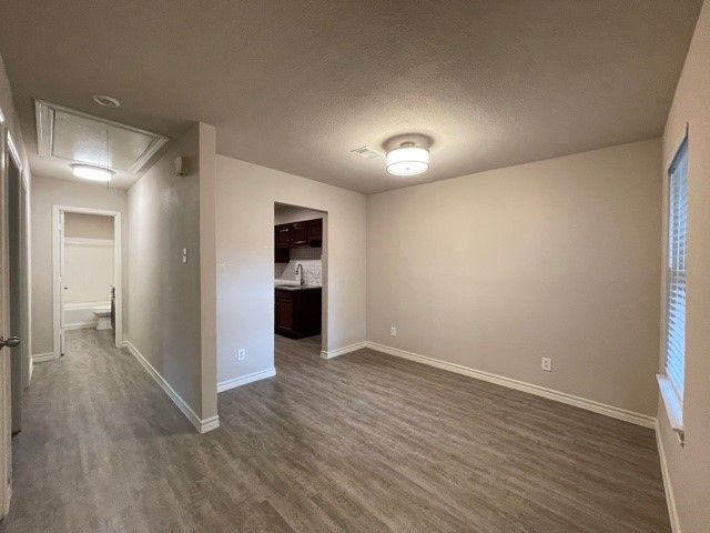 1017 Mullins Street, Irving, TX 75061