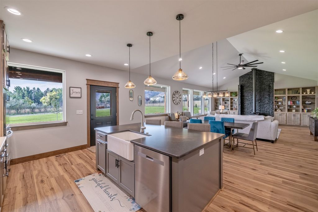 6760 Scratchgravel Drive, Helena, MT 59602 photo 11