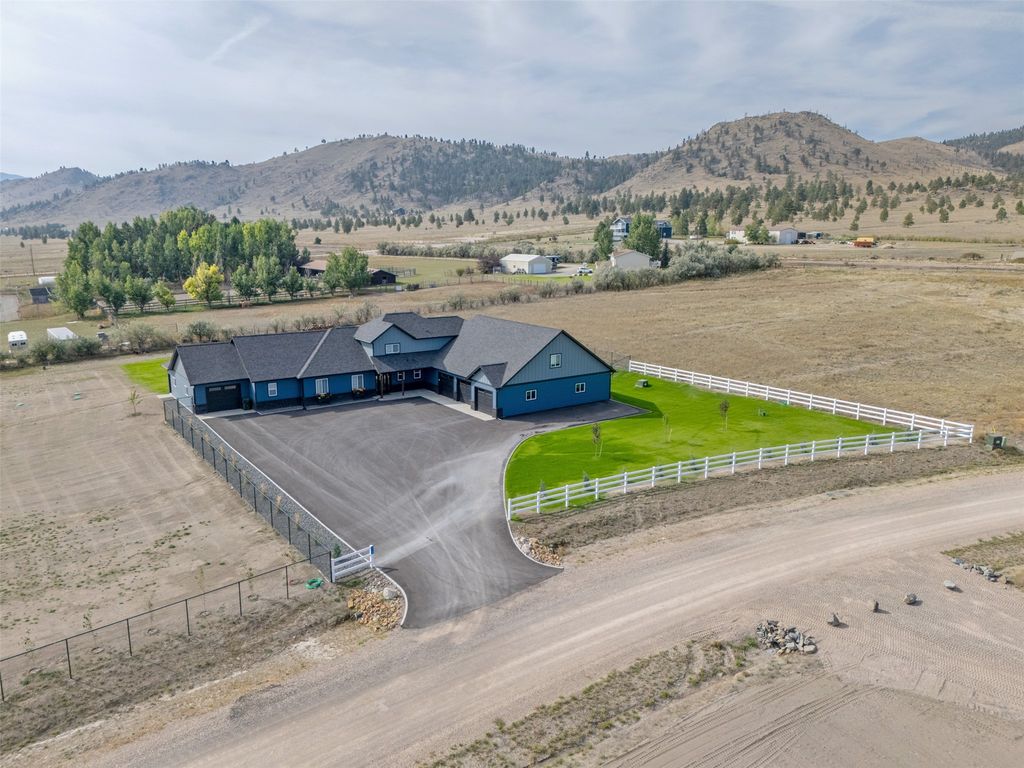 6760 Scratchgravel Drive, Helena, MT 59602 photo 3