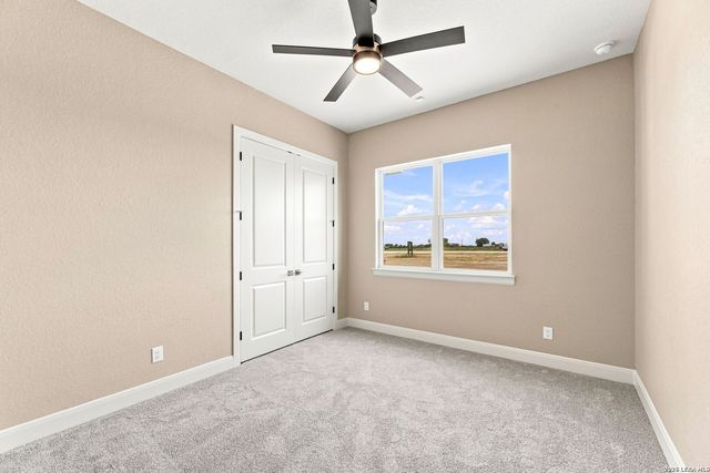 3062 Vista Rdg, Seguin, TX 78155