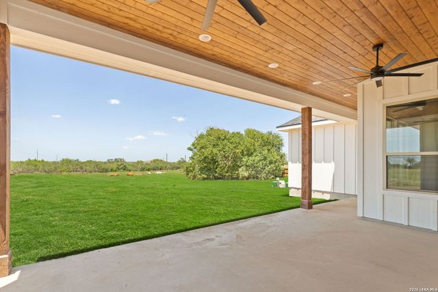 3062 Vista Rdg, Seguin, TX 78155
