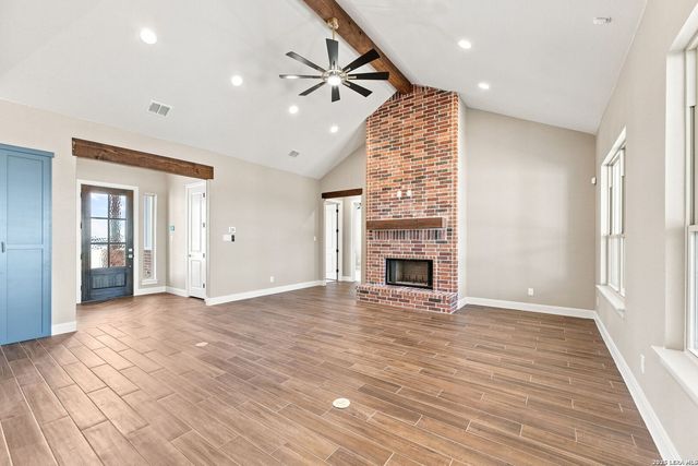 3062 Vista Rdg, Seguin, TX 78155