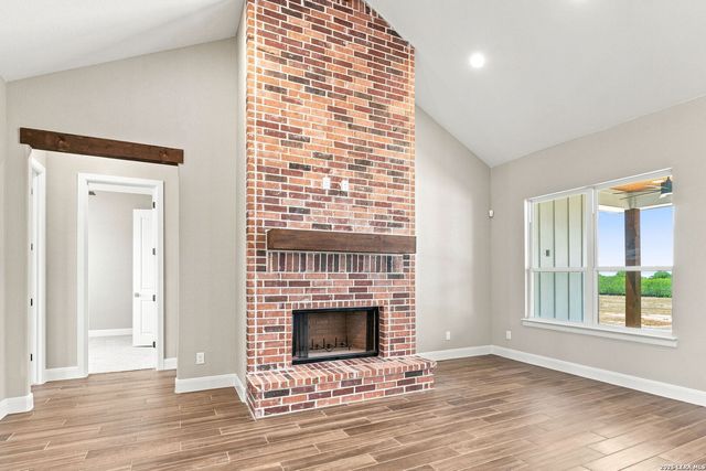 3062 Vista Rdg, Seguin, TX 78155
