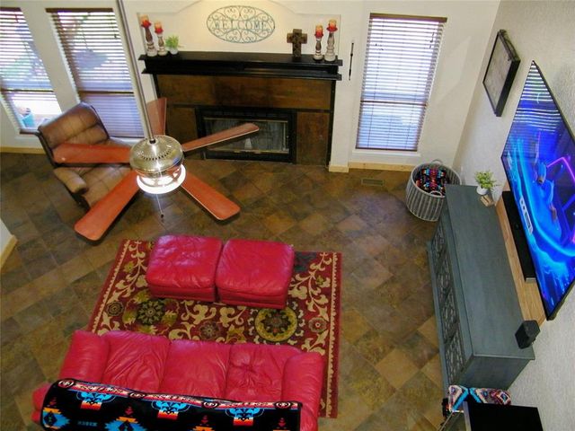 617 Firelane Rd, Edmond, OK 73003