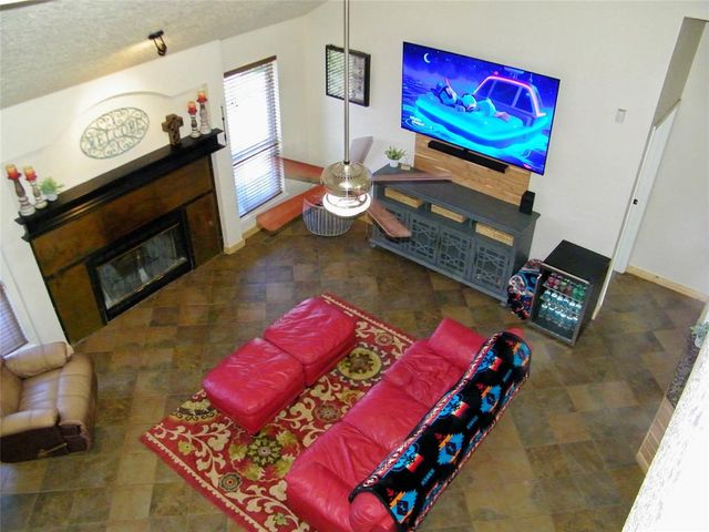 617 Firelane Rd, Edmond, OK 73003