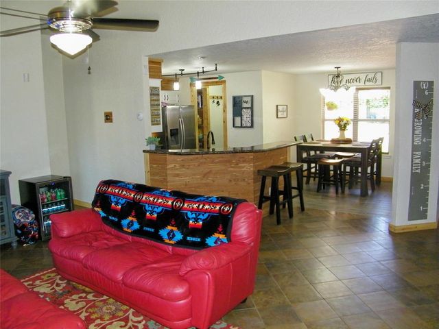 617 Firelane Rd, Edmond, OK 73003