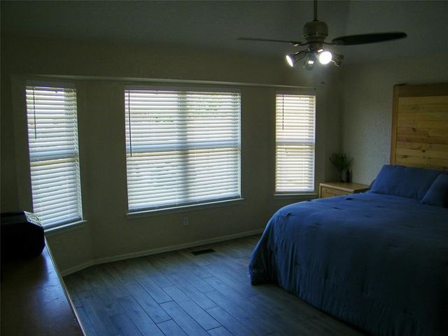 617 Firelane Rd, Edmond, OK 73003