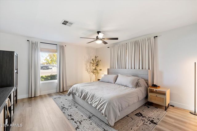 4015 E CATALINA Drive, Phoenix, AZ 85018