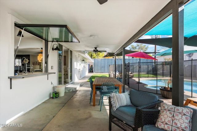 4015 E CATALINA Drive, Phoenix, AZ 85018