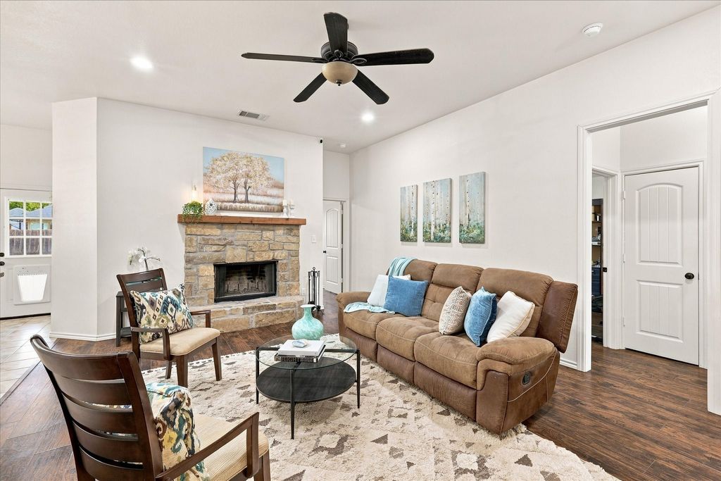 236 Firefly Drive, Springtown, TX 76082