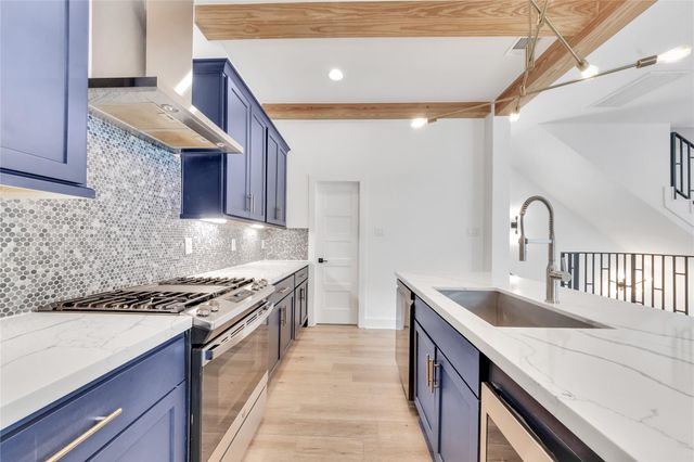 1035 W 24th Street, Houston, TX 77008