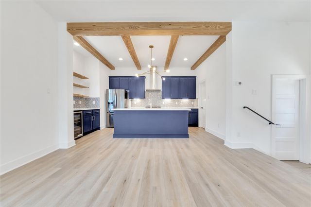 1035 W 24th Street, Houston, TX 77008