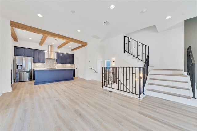 1035 W 24th Street, Houston, TX 77008