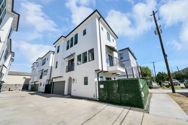 1035 W 24th Street, Houston, TX 77008