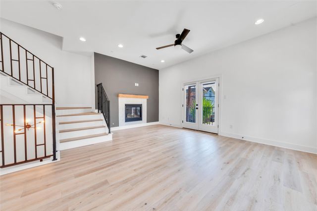 1035 W 24th Street, Houston, TX 77008