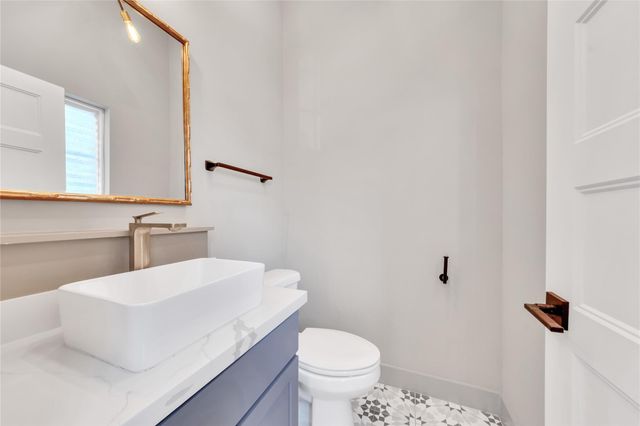 1035 W 24th Street, Houston, TX 77008