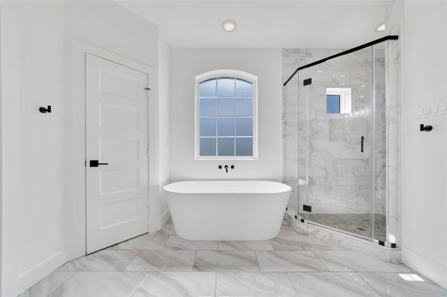 1035 W 24th Street, Houston, TX 77008