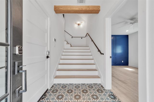 1035 W 24th Street, Houston, TX 77008