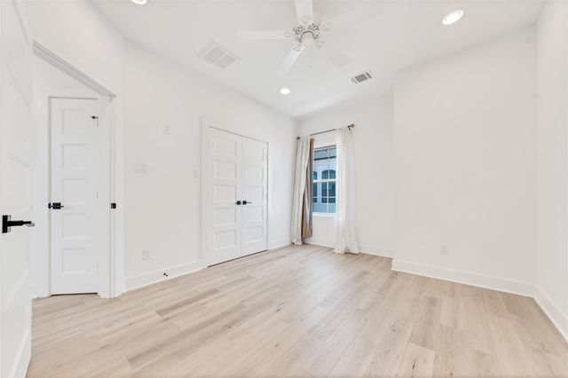 1035 W 24th Street, Houston, TX 77008