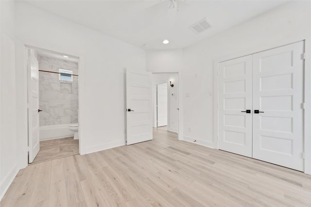 1035 W 24th Street, Houston, TX 77008