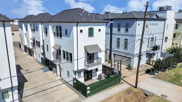 1035 W 24th Street, Houston, TX 77008