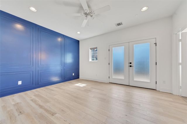 1035 W 24th Street, Houston, TX 77008