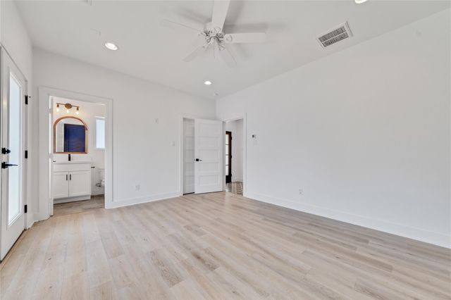 1035 W 24th Street, Houston, TX 77008
