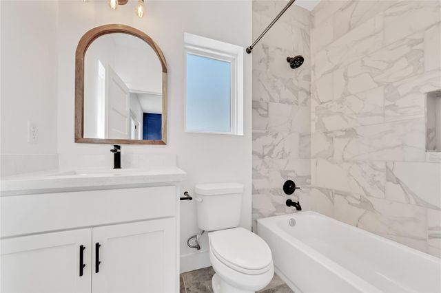 1035 W 24th Street, Houston, TX 77008