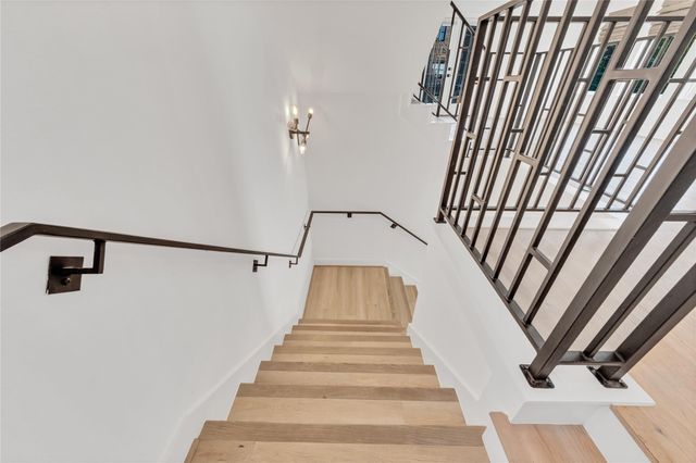 1035 W 24th Street, Houston, TX 77008