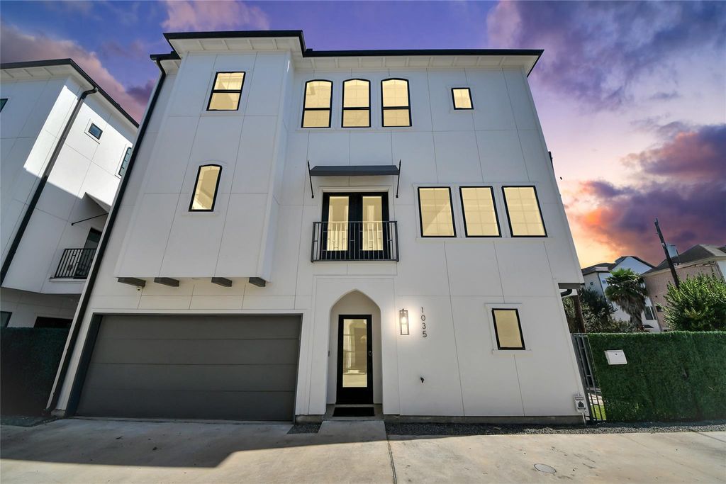 1035 W 24th Street, Houston, TX 77008