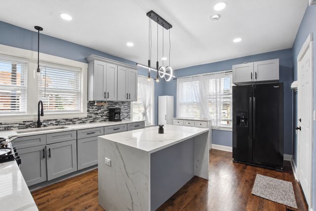 1801 S 58th Avenue, Cicero, IL 60804