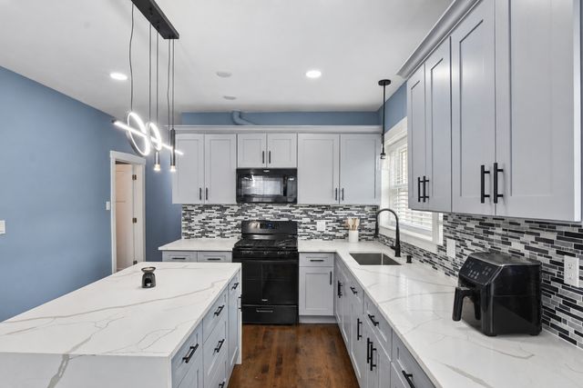 1801 S 58th Avenue, Cicero, IL 60804