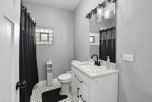 1801 S 58th Avenue, Cicero, IL 60804