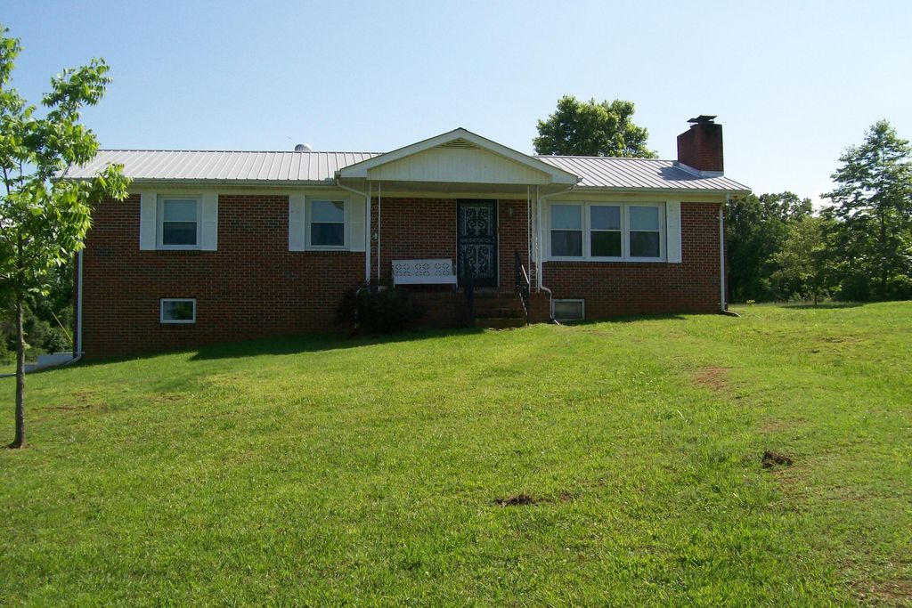 7985 Francis Ferry Rd, Rock Island, TN 38581
