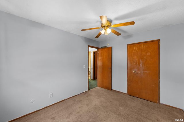 5335 DAVIE Street, Davenport, IA 52806