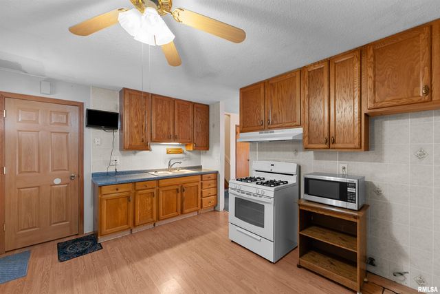 5335 DAVIE Street, Davenport, IA 52806