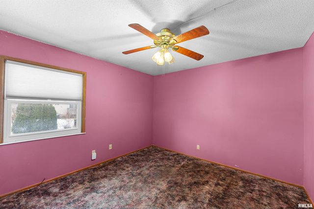 5335 DAVIE Street, Davenport, IA 52806