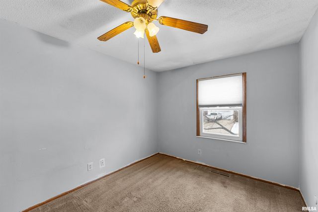 5335 DAVIE Street, Davenport, IA 52806