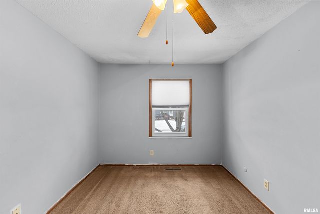 5335 DAVIE Street, Davenport, IA 52806