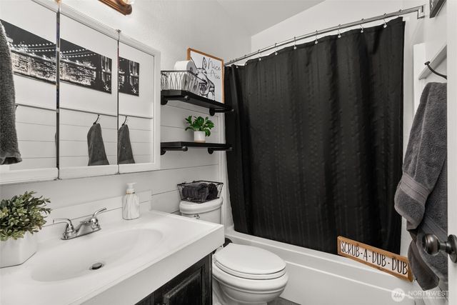 12742 118th Avenue SE, Rainier, WA 98576