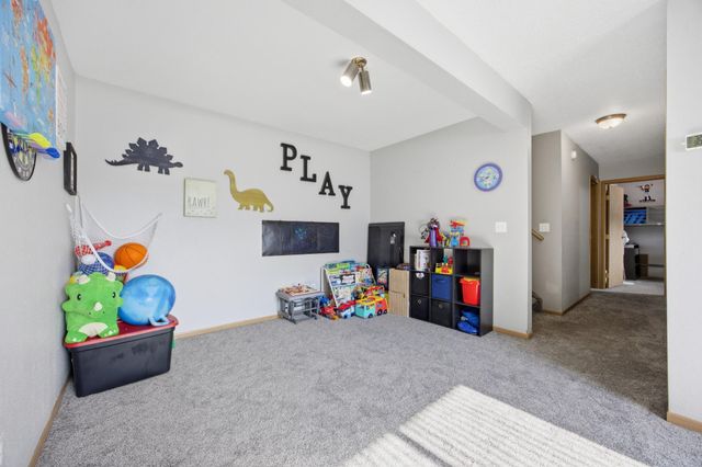 5556 18th Street S, Fargo, ND 58104