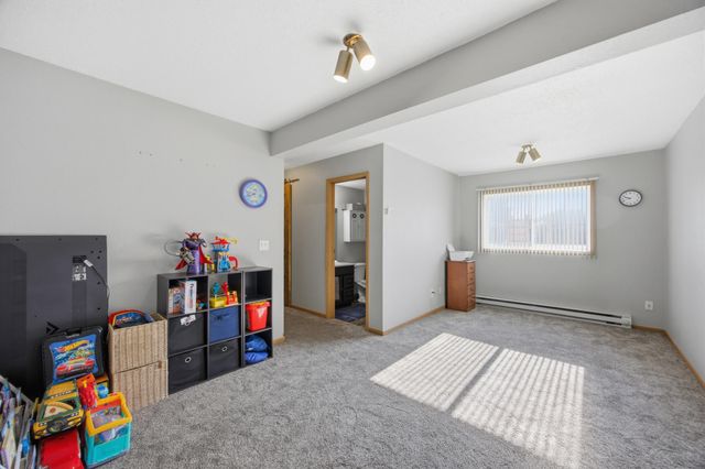 5556 18th Street S, Fargo, ND 58104