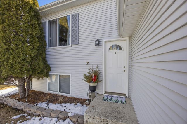 5556 18th Street S, Fargo, ND 58104