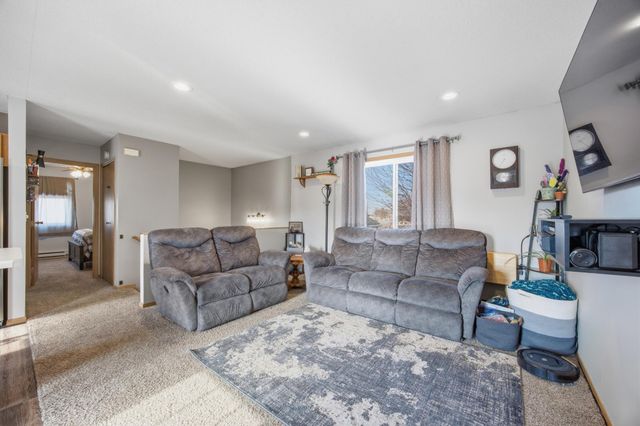 5556 18th Street S, Fargo, ND 58104