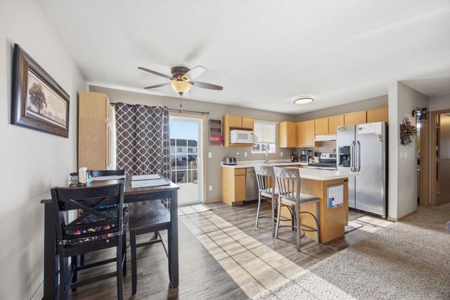 5556 18th Street S, Fargo, ND 58104