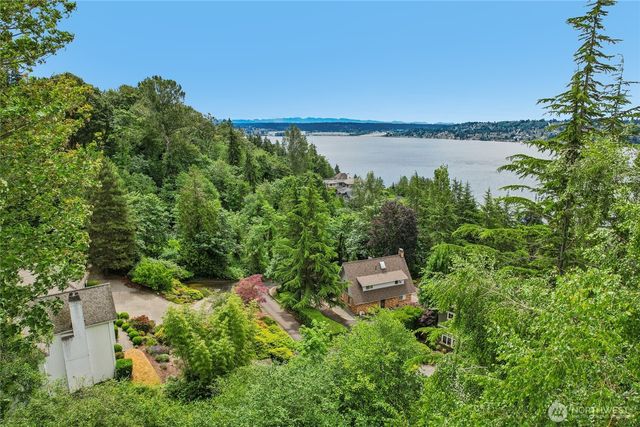 8114 W Mercer Way, Mercer Island, WA 98040