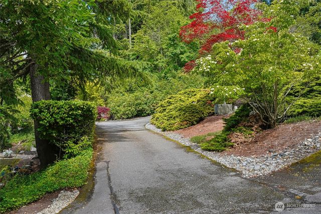 8114 W Mercer Way, Mercer Island, WA 98040