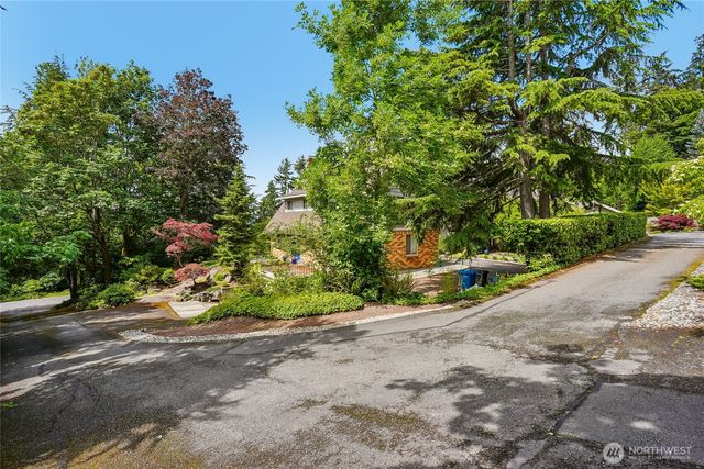 8114 W Mercer Way, Mercer Island, WA 98040