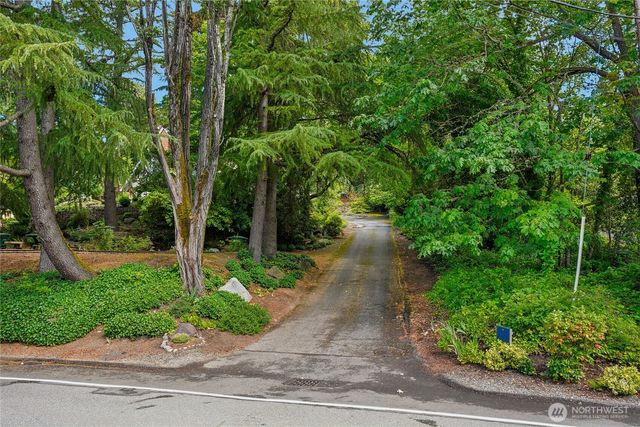 8114 W Mercer Way, Mercer Island, WA 98040